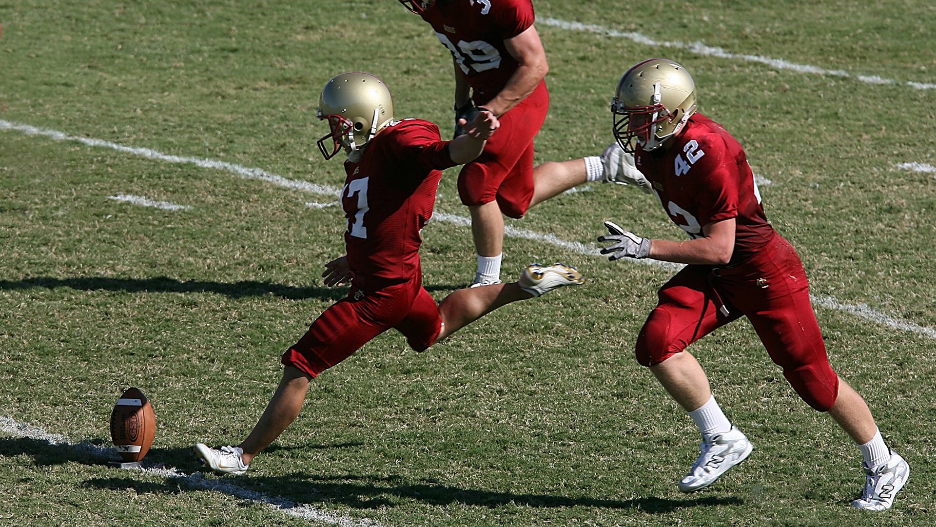 锋线支点作用是否在现代足球体系中回归重要位置,足球锋线位置简称